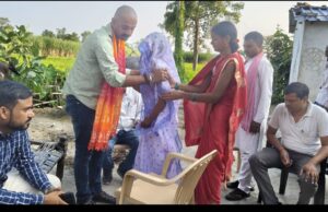 भाजपा नेता नीरज सिंह बिट्टू ने दिवंगत पत्रकार के परिजनों को दी सहायता