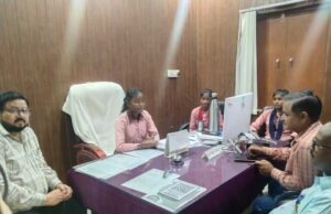 अंशिका बनीं एक दिन की खंड विकास अधिकारीः मिर्जा इरफान बेग ने बनाया