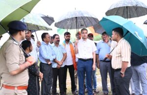 डीएम व एसपी ने मूर्ति विसर्जन घाट भिटौरा का निरीक्षण कर तैयारियों का लिया जायजा