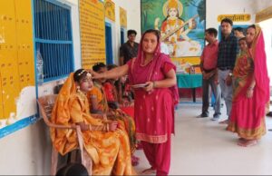 जूनियर हाईस्कूल भठही राजा में आयोजित हुआ कन्या पूजन