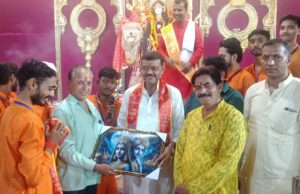 जगत जननी मां दुर्गा का पूर्व चैयरमेन मनोज पोरवाल ने गुणगान किया