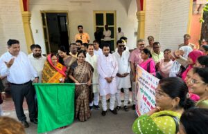 आंगनवाड़ी कार्यकत्री एवं सहायिकाओं की पोषण माह जागरूकता रैली को किया रवाना