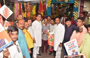 जीएसटी सुधारों के फायदे बताने बाजार में उतरे सांसद अनुराग शर्मा