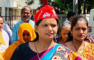 शाही पुल: धरोहर या आत्महत्या का अड्डागोमती में हर कदम मौत क्यों कब जागेगा प्रशासन