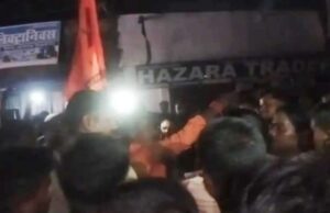 लक्ष्मी विसर्जन के दौरान विवाद, डोले पर फेंकी गई ईंट, पुलिस ने संभाली स्थिति