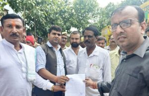 किसानों के प्रदर्शन पर प्रशासन ने दिखाया तत्परता- एसडीएम और अपर जिला कृषि अधिकारी ने मौके पर पहुंचकर किया समस्याओं का समाधान