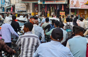 भारतगंज में जाम बना राहगीरों के लिए मुसीबत