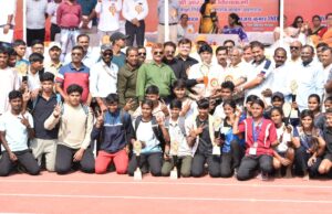 डीआईओएस ने खिलाडियों को किया प्रोत्साहित,जनपदीय एथलेटिक्स प्रतियोगिता में सोरांव का दबदबा