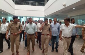 डीएम व एसपी ने किया हेलीपेड स्थल का निरीक्षण