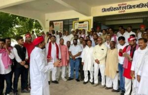 कालीन उद्योग को बेलआउट पैकेज के लिए सपाइयों का प्रदर्शन