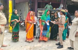 महिला सशक्तिकरण के तहत महिला सुरक्षा व बचाव संबंधी तथा विभिन्न हेल्पलाइन नंबरों की दी जानकारी