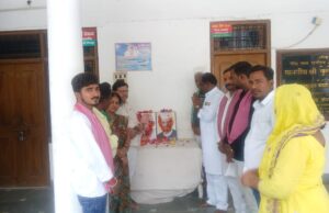 सपा ने मनाई राष्ट्रपिता महात्मा गाँधी एवं पूर्व प्रधानमंत्री लाल बहादुर शास्त्री की जयंती