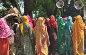 बकेवर क्षेत्र में शुक्रवार को हुआ प्रतिमाओं का विसर्जन