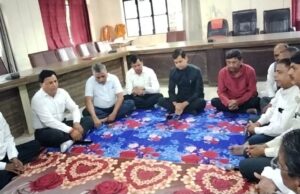 गांधी-शास्त्री जयन्ती पर हुआ ध्वजारोहण, संगोष्ठियों में महापुरूषों को किया गया नमन