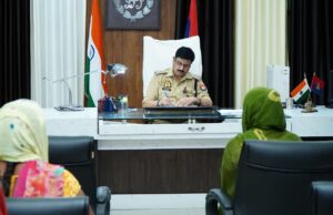 पुलिस कार्यालय मे एसएसपी ने फरियादियों की सुनी समस्याएं