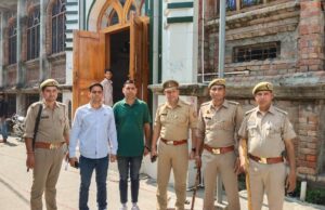 जुमे की नमाज को लेकर पुलिस प्रशासन अलर्ट किया पैदल गश्त