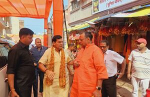 ऊर्जा व नगर विकास मंत्री ने विन्ध्याचल पहुंचकर मां विन्ध्यवासिनी देवी का किया दर्शन पूजन