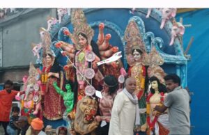 शांतिपूर्ण ढंग से दुर्गा प्रतिमाओं का हुआ विसर्जन