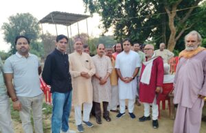 खरवई के संकटमोचन बालाजी धाम पर जुटे सनातनी