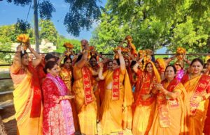 भागवतकथा शुभारंभ पर निकाली गई भव्य कलशयात्रा