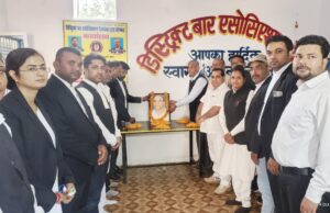कांशीराम की पुण्यतिथि सोनभद्र सचिवालय में मनाई गई
