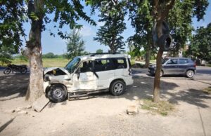 स्कार्पियो ओर डीसीएम के बीच जोरदार टक्कर से 8 लोग घायल