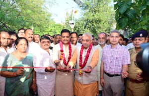 स्वदेशी मेला का मंत्री राकेश सचान एवं अरुण असीम ने किया शुभारंभ