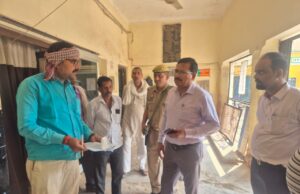 जिलाधिकारी ने जुझार पुरा सहकारी समिति का किया औचक निरीक्षण