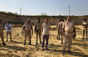 ओवरलोड डंपरों पर एसडीएम ने ठोका 25-25 हजार रुपए का जुर्माना