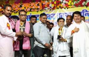 संकटमोचन हनुमान मंदिर टेकी पट्टी के स्थापना दिवस पर जुटे श्रद्धालु