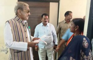 सरकार के कुप्रबन्धन से किसानी व खेती पर गहराया गंभीर संकट:प्रमोद तिवारी