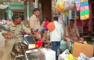 खागा नगर में 9 क्विंटल अवैध पटाखे जब्त, दो दुकानदार गिरफ्तार