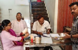 खाद्य सुरक्षा टीम ने किया छापे मारी, कई दुकानों से भरे नमूने