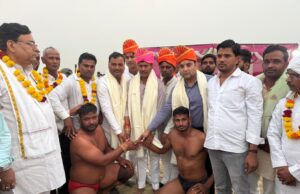 नकुल पहलवान फिरोजाबाद ने जीती झंडे की कुश्ती, मिला 31 हजार का पुरस्कार