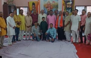 आना है तो आ राह मे कुछ फेर नही है, भगवान के घर देर है अंधेर नही है