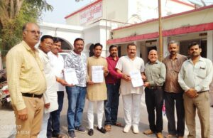 उरई में तिब्बती मार्केट की अनुमति पर विवाद, व्यापारियों ने जताया विरोध