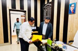 मुख्य विकास अधिकारी द्वारा खंड विकास अधिकारी शाहगढ़ कार्यालय का किया गया आकस्मिक निरीक्षण