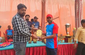 औरैया में क्रिकेट टूर्नामेंट सेमीफाइनल महा मुकाबला की धमाकेदार शुरुआत