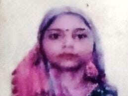 बाइक पलटने से घायल महिला की मौत, कोहराम