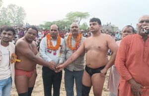 मिट्टी के शेरों ने असोथर में दिखाया जलवा, दंगल में उमड़ा जनसैलाब