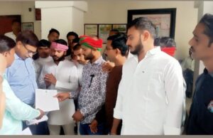 छात्रसभा के प्रदेश सचिव ने दर्जनों किसानों के साथ सिटी मजिस्ट्रेट को सौपा ज्ञापन