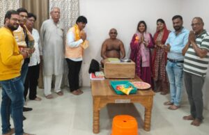 मुनिश्री अविचलसागरजी महाराज के दर्शन करने पधारी अंतर्राष्ट्रीय कवयित्री डॉ अनामिका जैन अम्बर