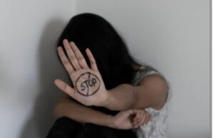 महिला की पिटाई, चार के खिलाफ मुकदमा दर्ज