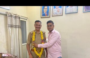 नवागत थाना नवाबाद प्रभारी का हुआ स्वागत, इंस्पेक्टर साहब ने बता दी प्राथमिकता