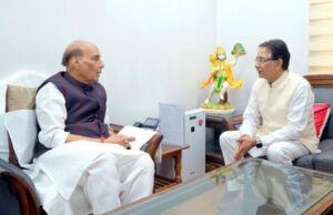 रक्षा मंत्री राजनाथ सिंह से मिले सांसद अनुराग शर्मा
