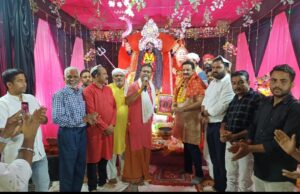 भट्टा गांव व झोकन बाग : भव्य श्रंगार व आरती सम्पन्न, मुख्य चरण सेवक रहे डॉक्टर संदीप