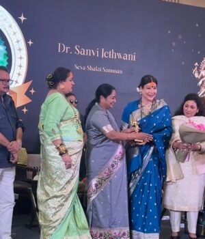 सीएम रेखा गुप्ता ने समाज सेवा के लिए डॉ. सान्वी को किया सम्मानित