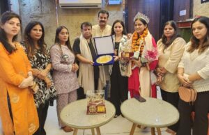 नेहा तिवारी बनीं दिवालीशियस मिसेज इंडिया यूनिवर्स 2025, डॉ० संदीप ने किया सम्मानित