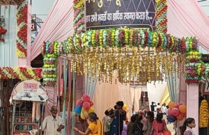 दशहरा मेले में राम दल समेत कुल सात झांकी कलाकारों ने किया मंचन नगर पंचायत अध्यक्ष समेत पूर्व नगर पंचायत अध्यक्ष ने झांकी कलाकारों को किया पुरस्कृत