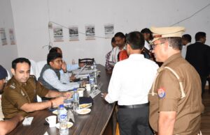तहसील समाधान दिवस में जिलाधिकारी ने अधिकारियों को दिया सख्त निर्देश